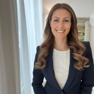 Maria Hierling_Head of People_Karriere Erhardt Gruppe_Erhardt Bürowelt