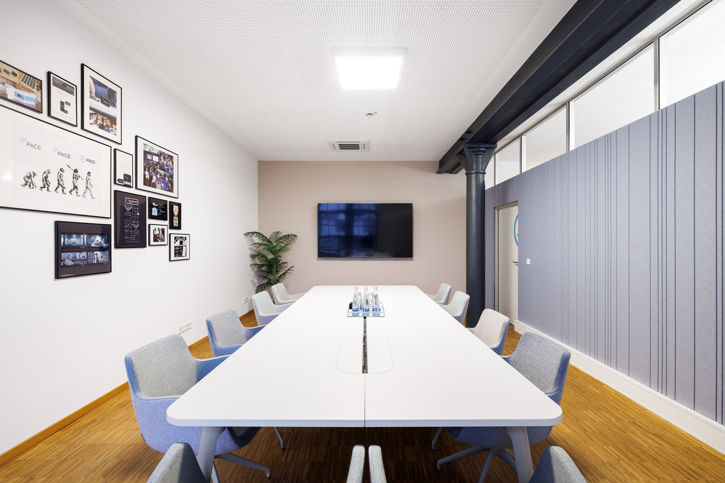 PACE Mobility_Referenz New Office_New Work_Bürogestaltung_Office Design_Erhardt Bürowelt_rmg studio_Büro